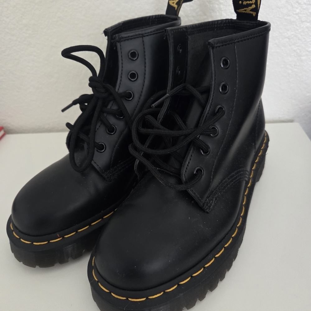 Dr MARTENS 101 Bex US Size 7 EU 39